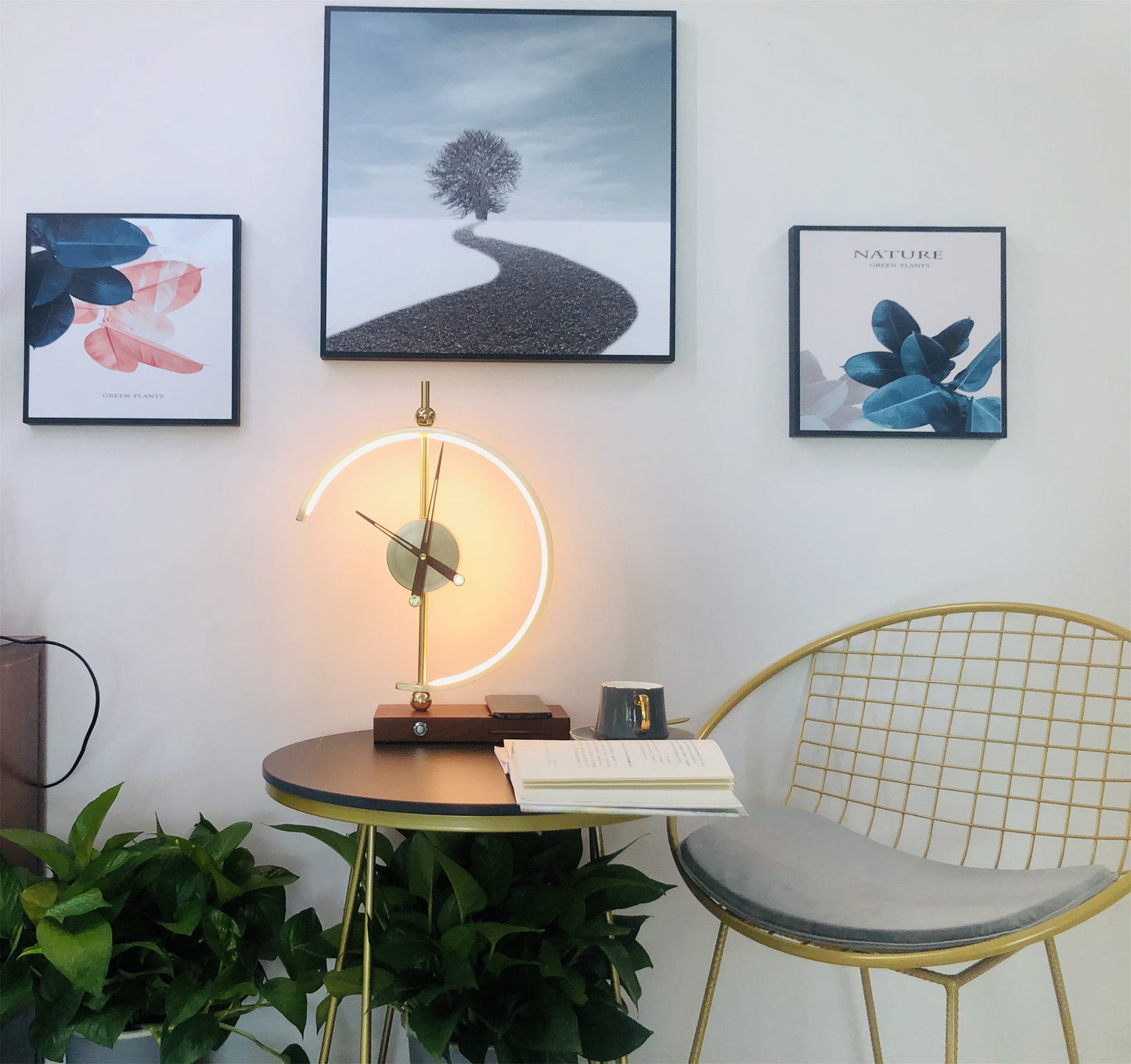 Modern Clock Lamp (Wireless Charging)