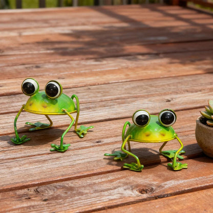 2 Pcs - Adorable Metal Frog Garden Decor